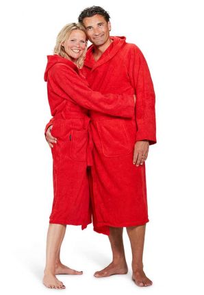 rode badjas met capuchon